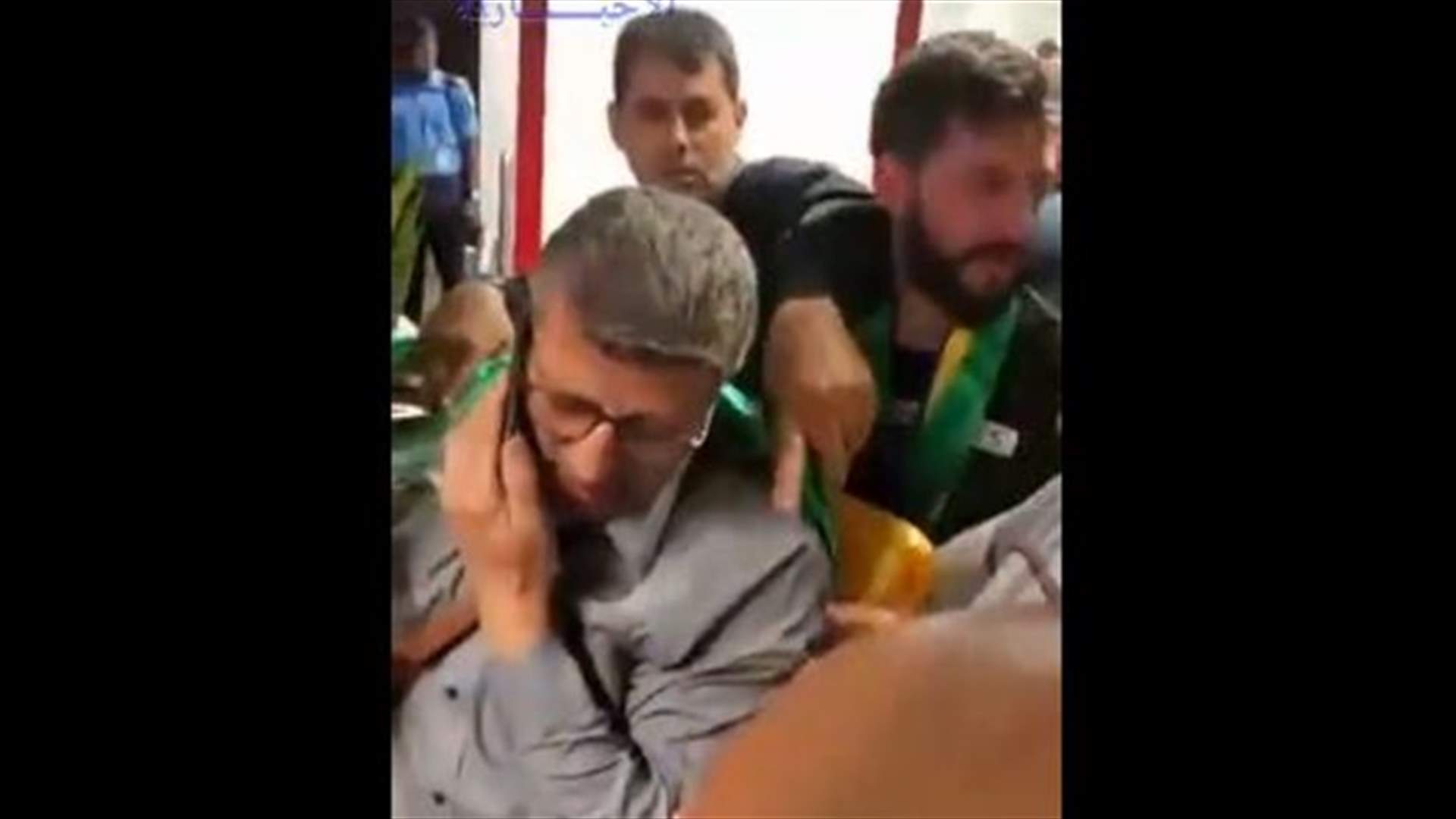 لحظة وصول حسن جابر الى الغابون بعدما أفرجت عنه السلطات الاثيوبية (فيديو)
