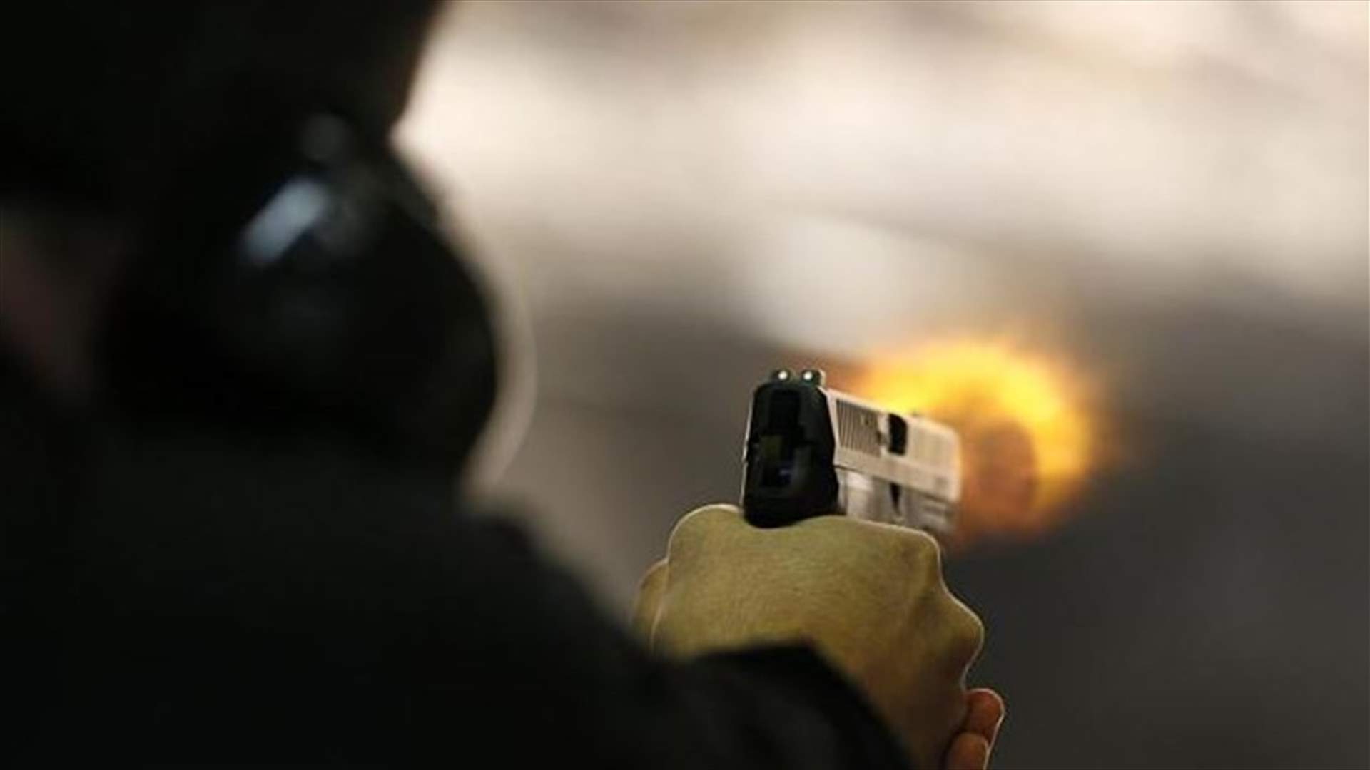 فشلوا في سلبه فأطلقوا النار عليه وأصابوا زوجته... هذا ما حصل على الطريق الدولية بين حربتا وشعت