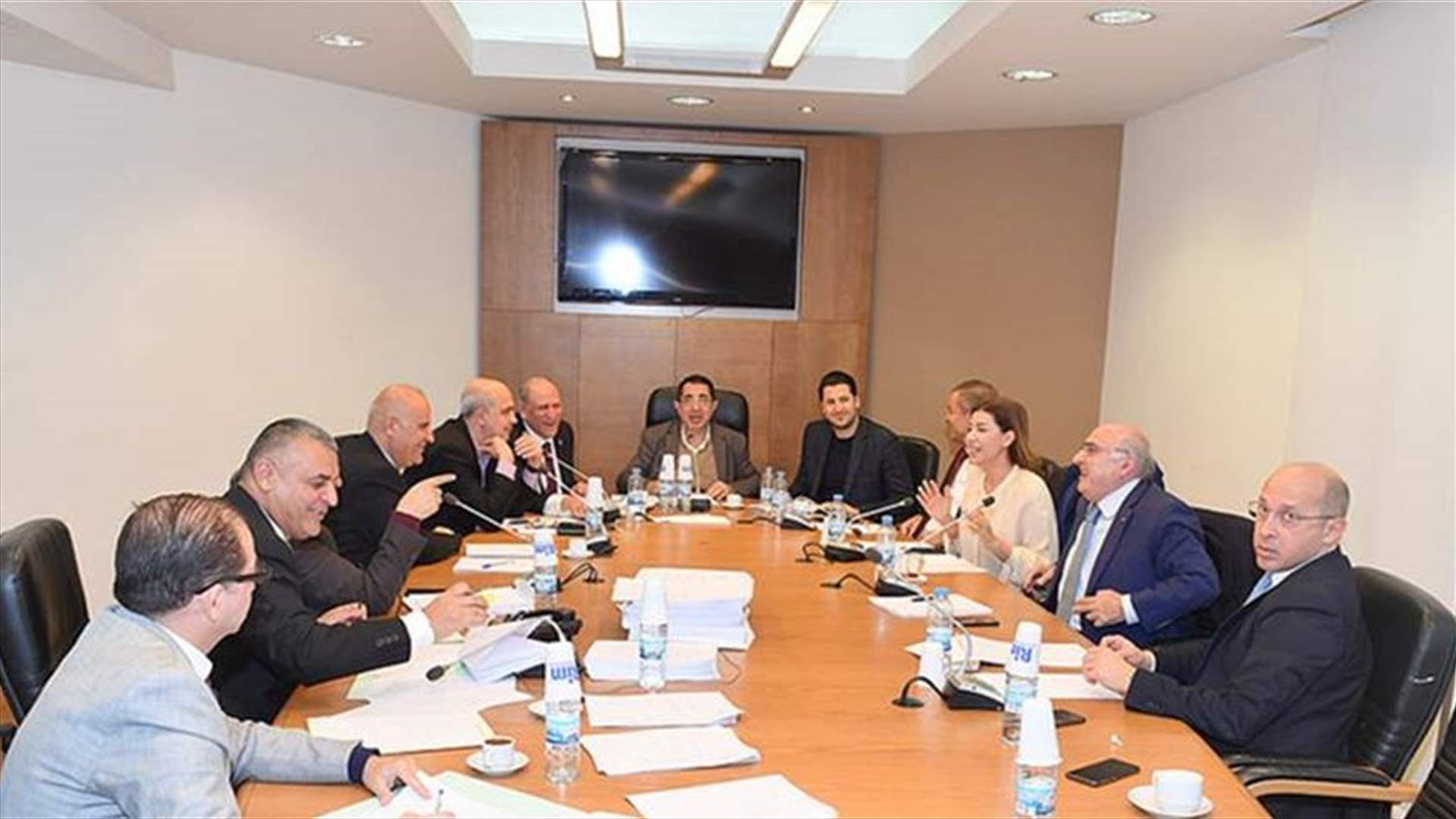 أين أصبحت لجنة التحقيق البرلمانية الخاصة بالاتصالات؟ (الأخبار)