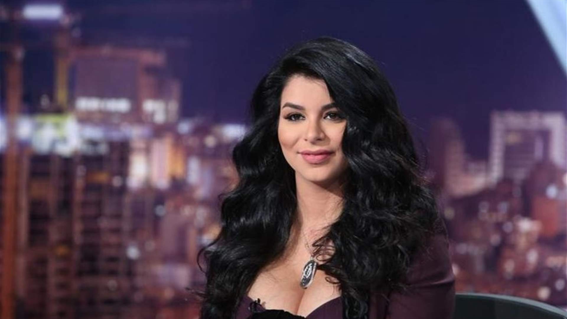 ريما فقيه تستعرض حملها بمراحله الأخيرة... لقد بدأ العدّ العكسي