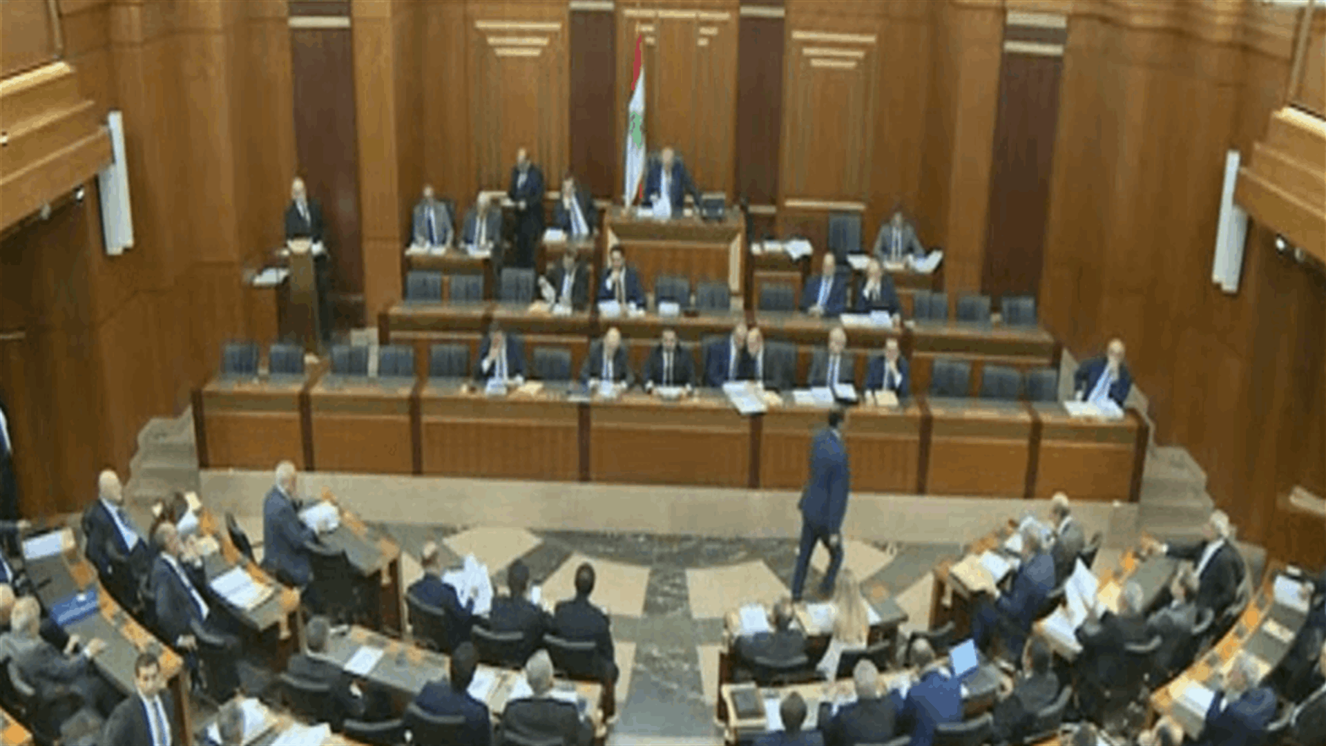 Hariri leaves legislative session, rejoins shortly