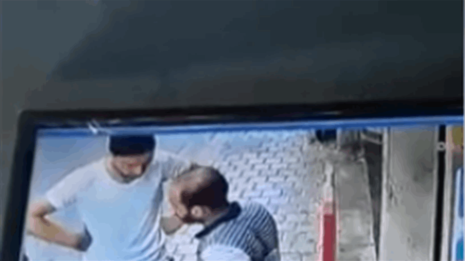 منتحل صفة رجل استخبارات في احد شوارع بيروت (فيديو)