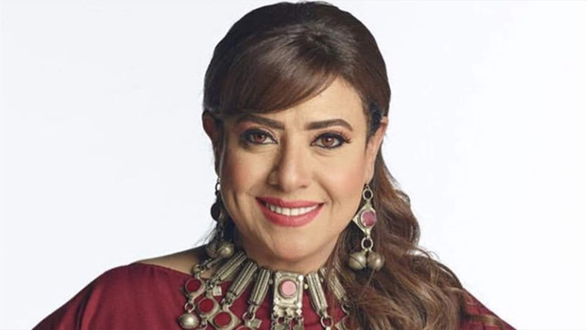 نشوى مصطفى تتعرّض للتهديد.. يراقبها ويعلم عنوان بيتها!