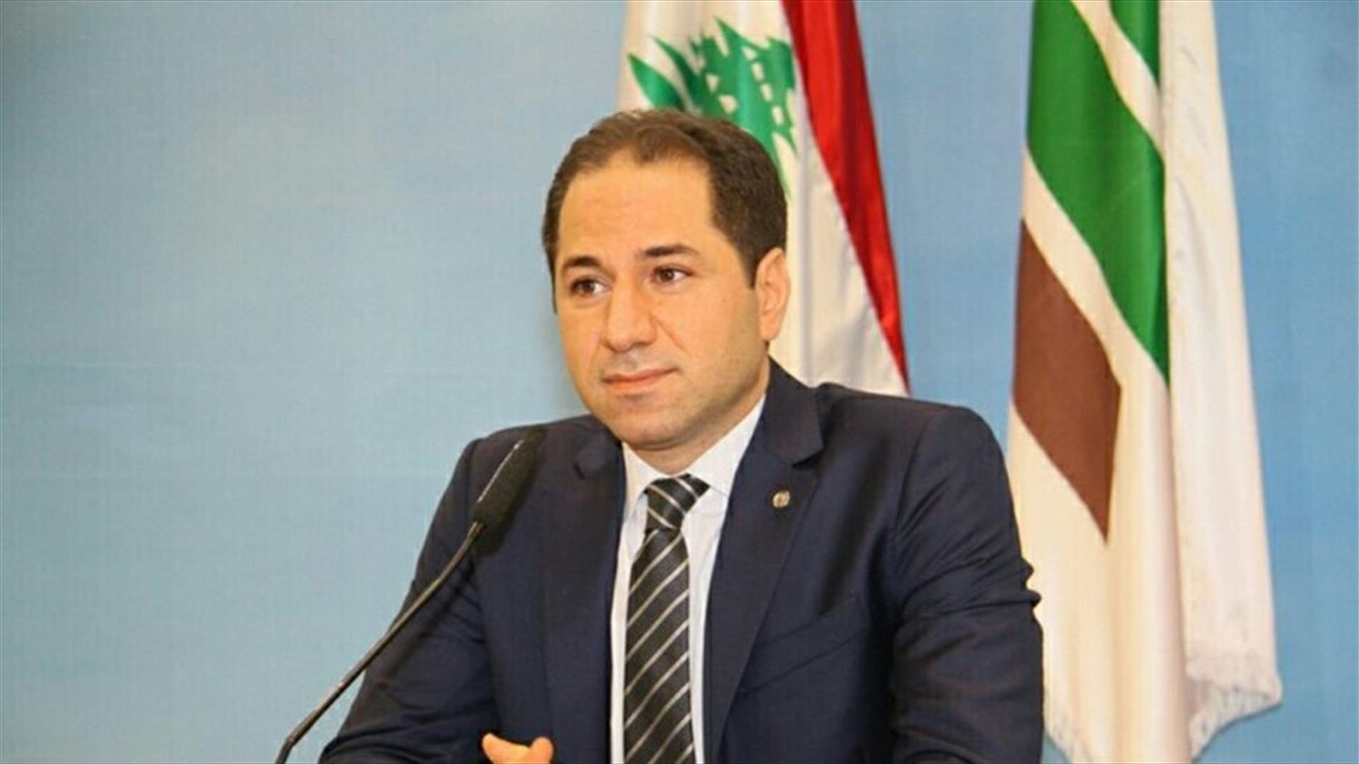 سامي الجميل لقاسم: لا مع اسرائيل ولا معكم