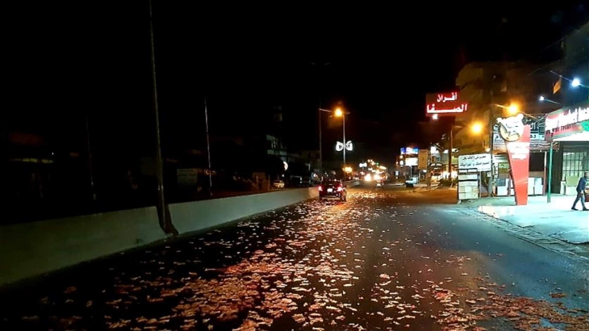 بعد تناثر بقايا دجاج على طريق المنية... توقيف الشاحنة
