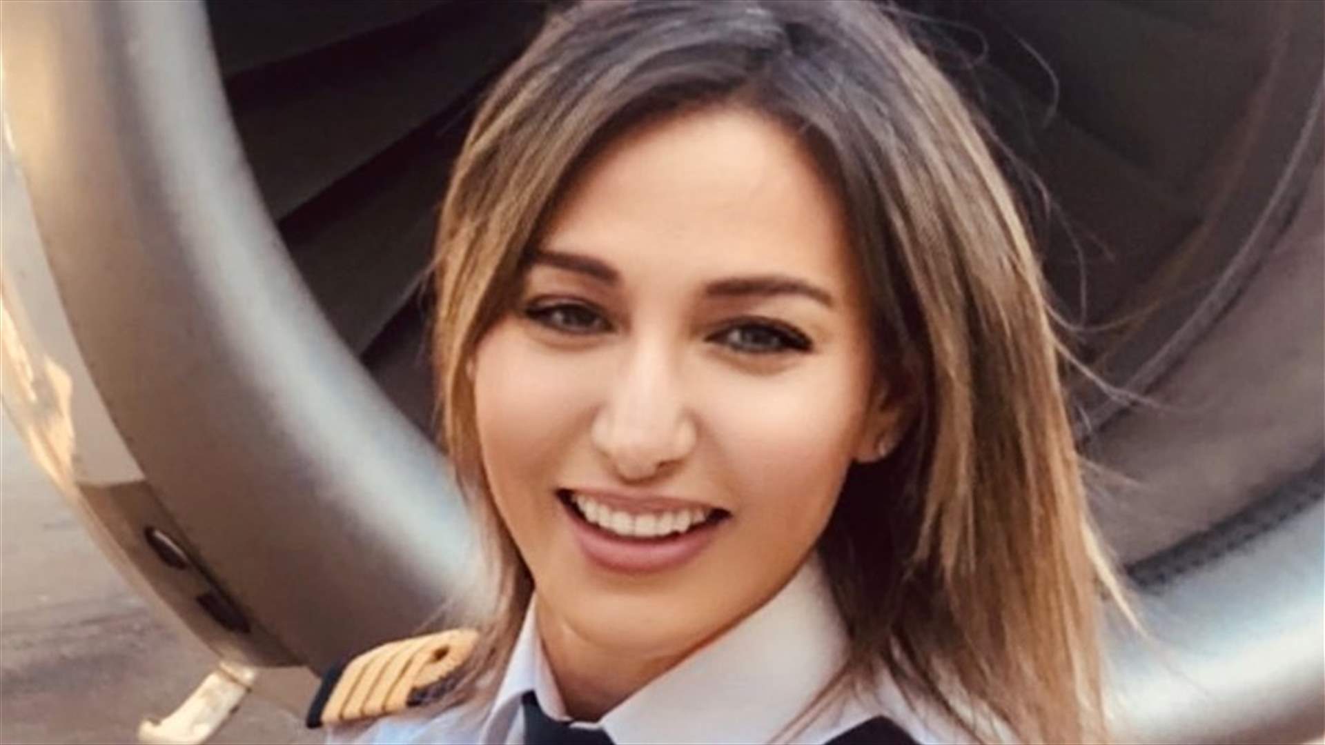 الكابتن رلى حطيط تقود طائرة الرئيس عون... شاهدوها من داخل قمرة القيادة