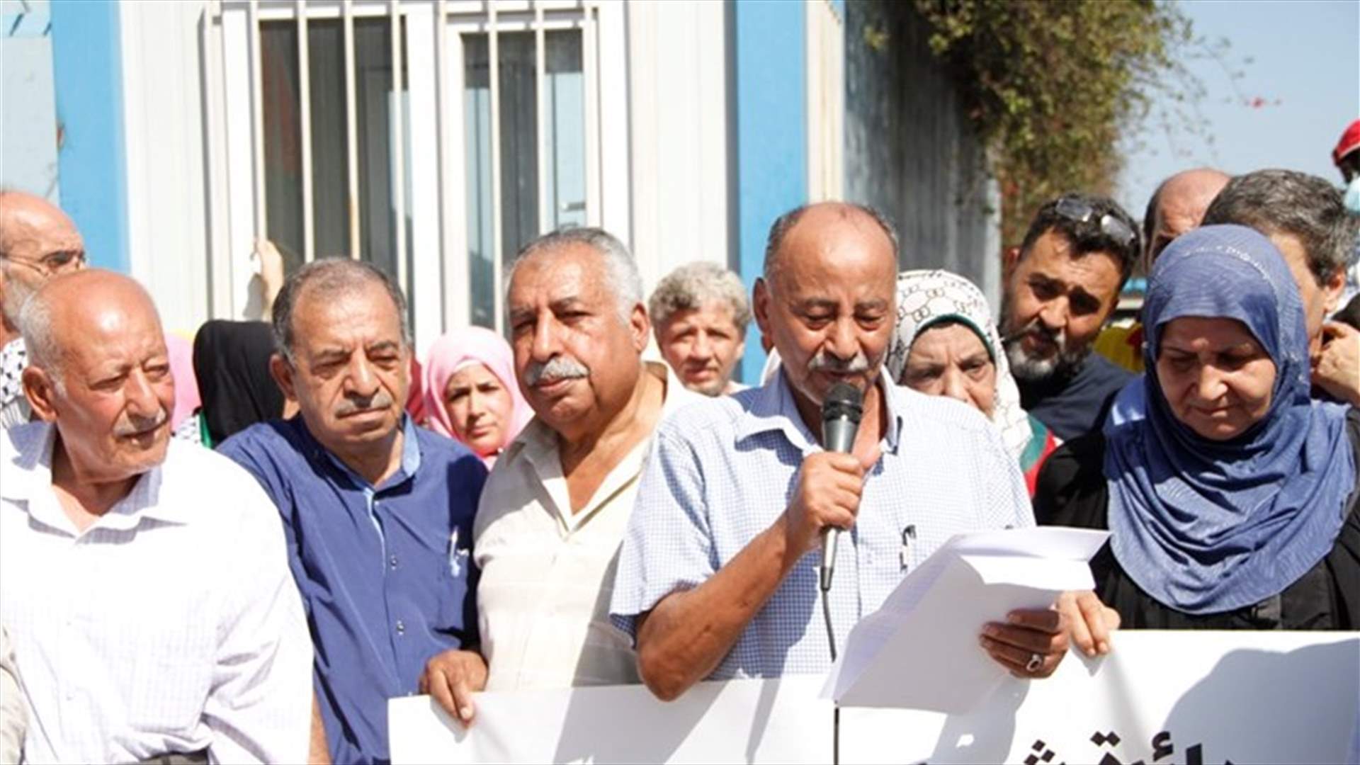 اعتصام فلسطيني أمام مقر الاونروا: لتمديد عمل الاونروا ودعمها