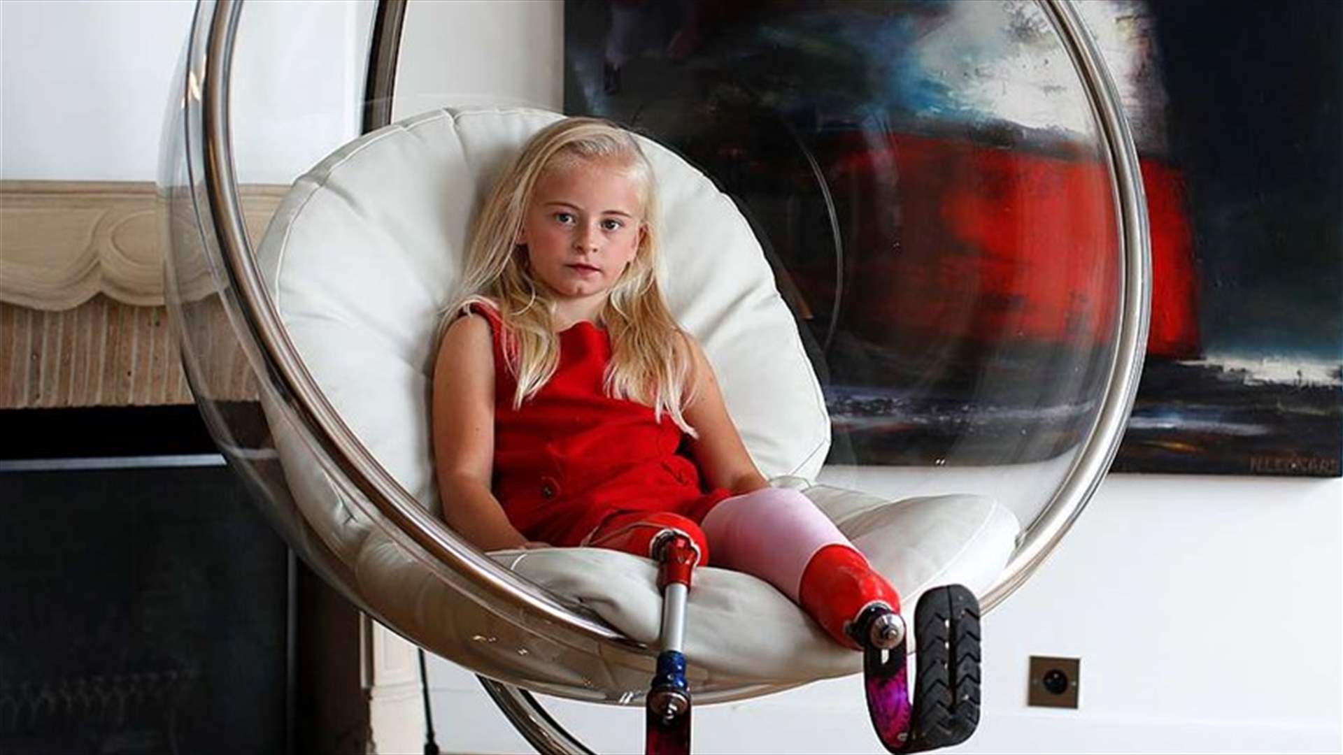 طفلة مبتورة الساقين تجتاح عالم الموضة!