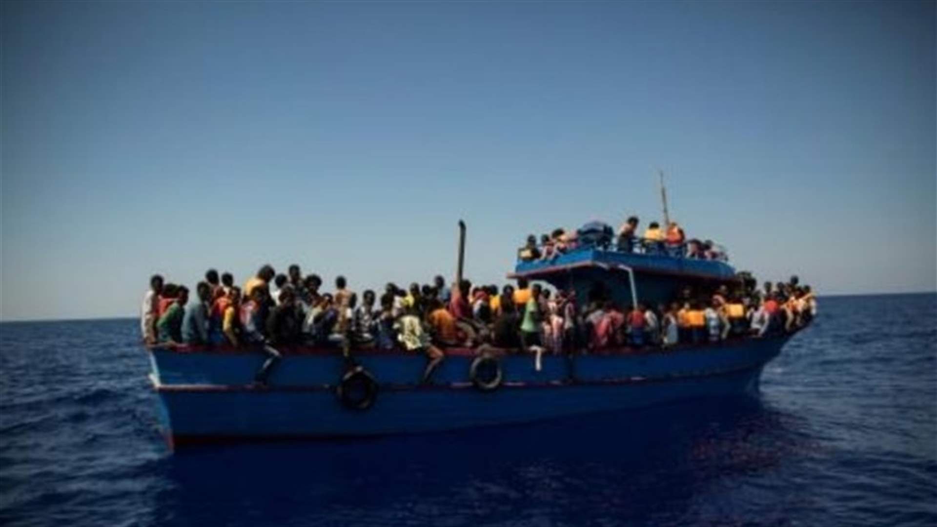 انقلاب مركب يقل أكثر من 50 راكبا قبالة ساحل ليبيا