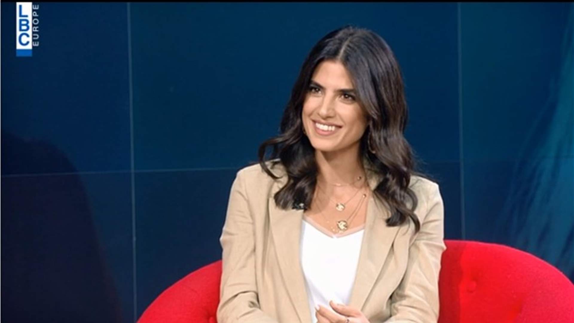 كارمن بصيبص للـ LBCI: لم أقلّد الممثلة التركية.. و&quot;تكسير رؤوس&quot; بين ثريا والست ليلى في عروس بيروت (فيديو)