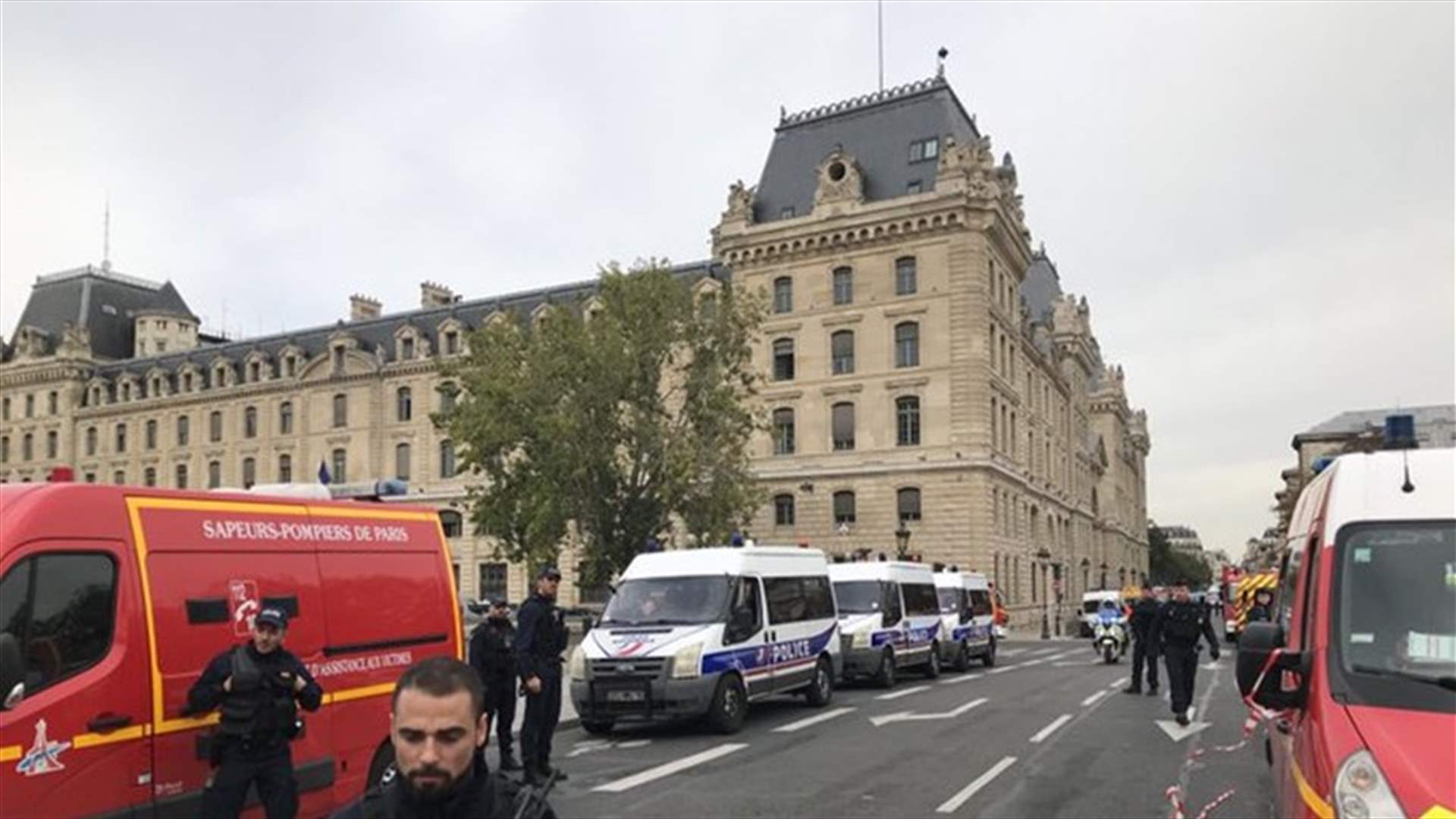 قتلى في حادثة طعن داخل مقر الشرطة في باريس... والمنفذ عامل في مديرية الاستخبارات
