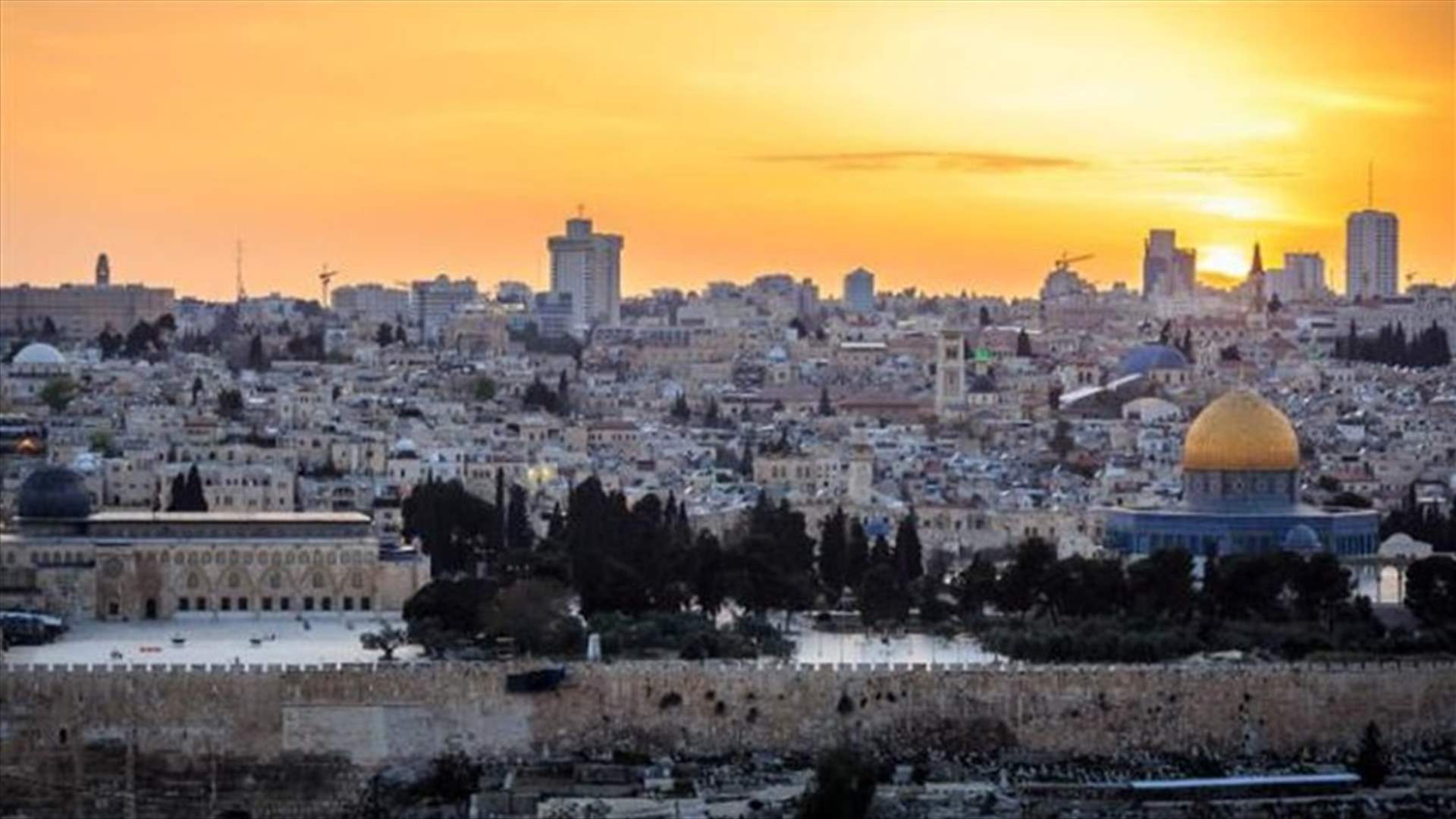 مبعوث الفاتيكان ومدير عام الأوقاف الإسلامية يحذران من المس بالوضع القائم في القدس...
