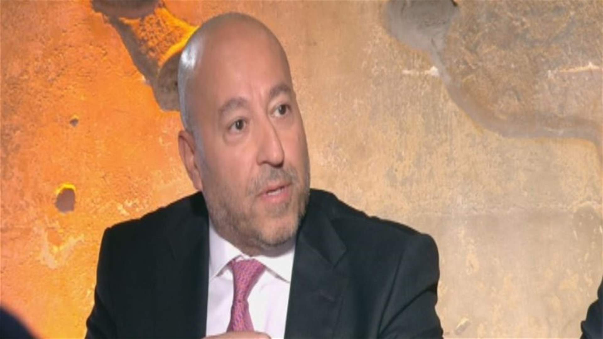 الخبير الاقتصادي دان قزي لـ"عشرين 30": يجب اتخاذ اجراءات طوارئ لمنع النزيف الذي يحصل في لبنان