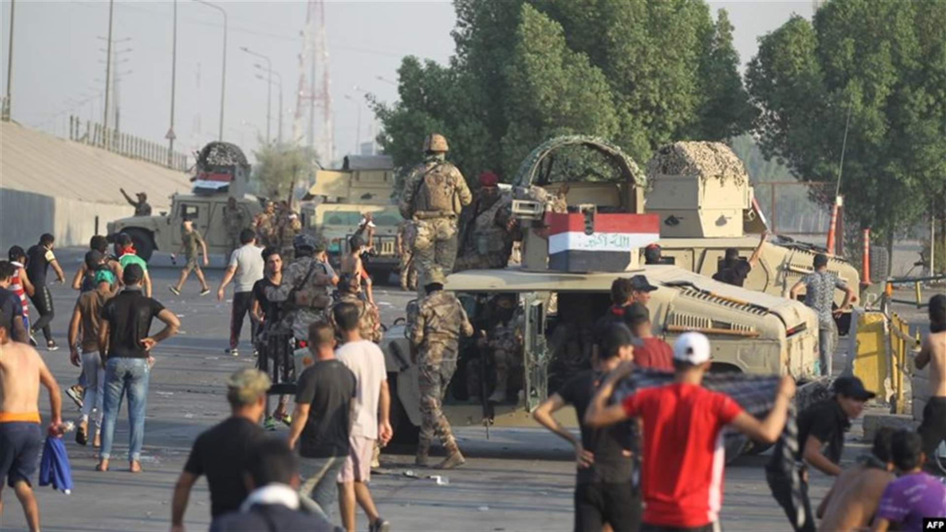 الشرطة العراقية تفتح النار على متظاهرين في وسط بغداد