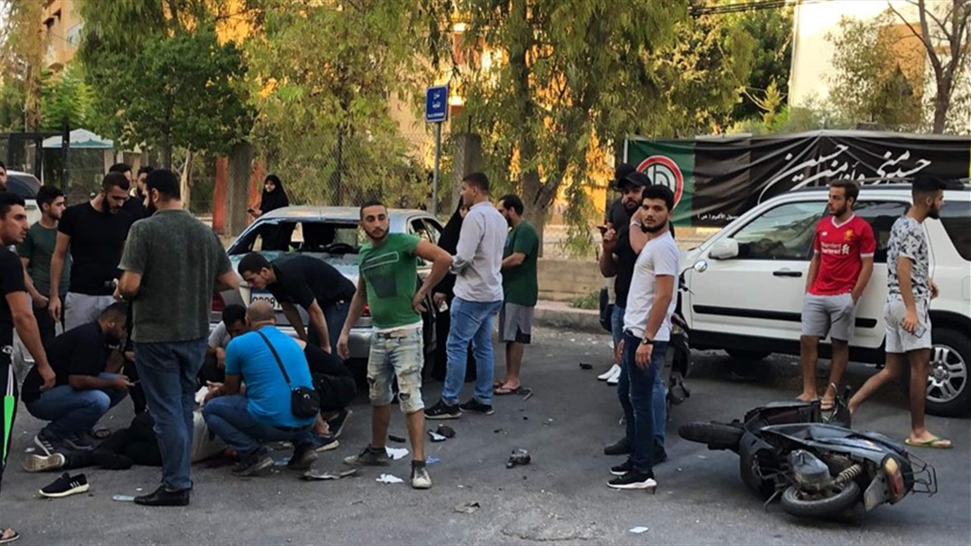 اصابة سائق دراجة صدماً على طريق عام صور... (صورة)