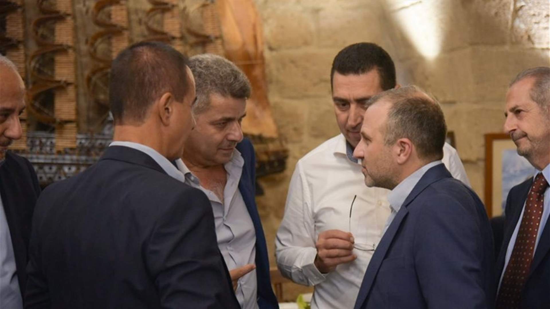 لقاء بين باسيل وضباط متقاعدين عشية ١٣ تشرين (صور)