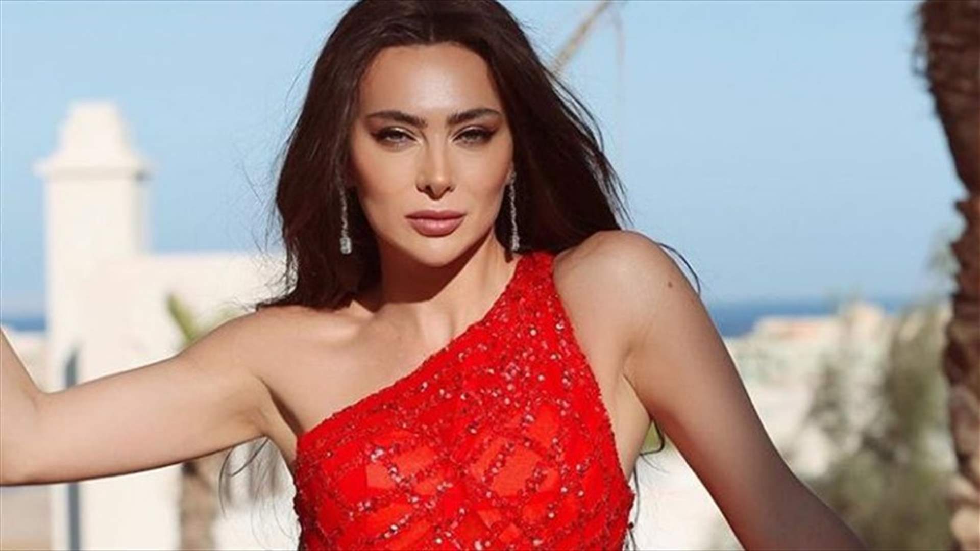 ستيفاني صليبا تُشعل الإنترنت برقصها برداء النوم (فيديو)