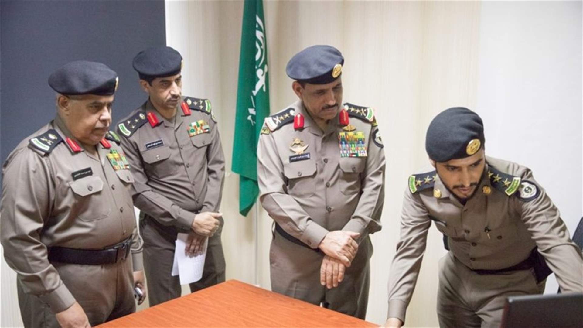 ضبط &quot;متسول&quot; في المسجد الحرام بمكة وبحوزته آلاف الدولارات