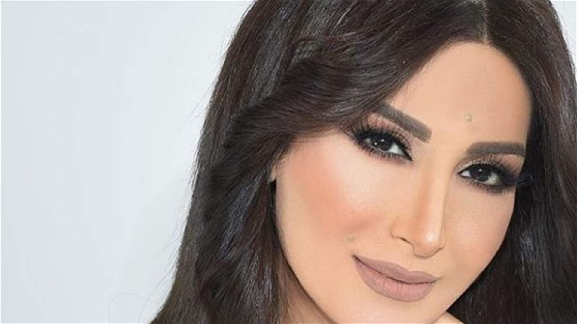 رويدا عطية ترفض الظهور ببثٍ مباشر بسبب ابنها.. وشاهدوها مع شقيقتها الصغرى