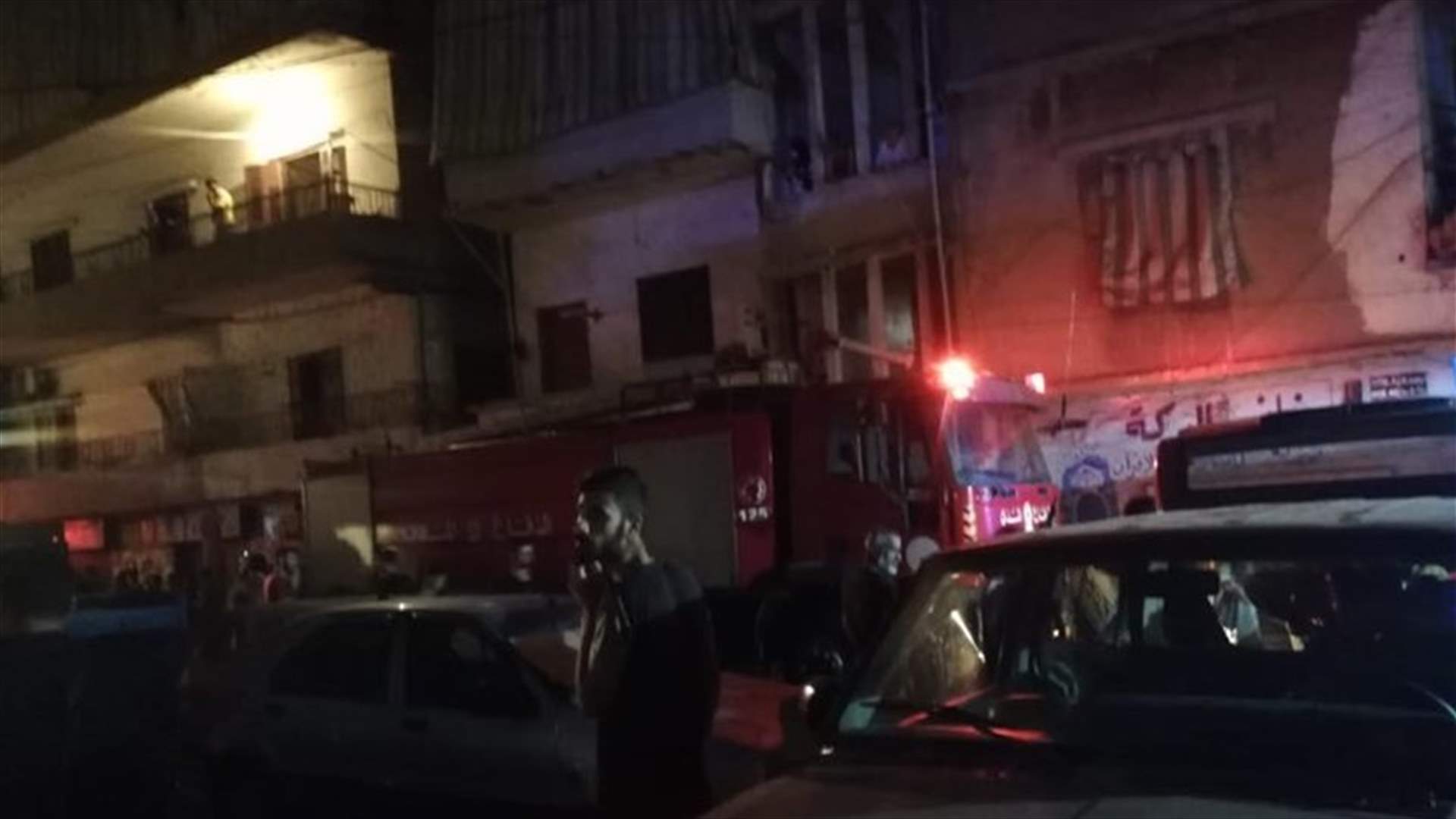 حريق مستودع داخل مبنى في حي السلم... واخلاؤه من السكان