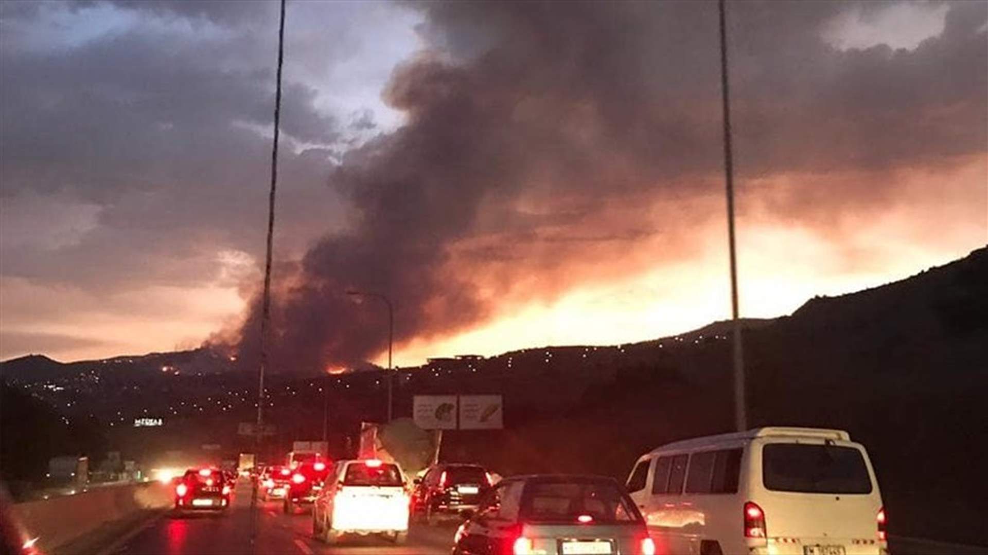 فيديو لطائرتين قبرصيّتين أثناء عملية اخماد الحريق في المشرف...