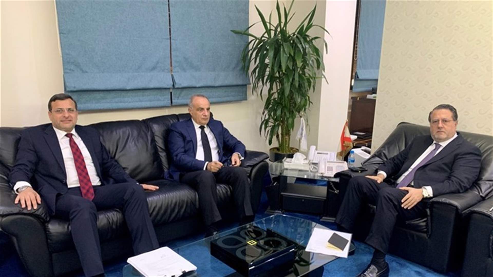 شقير تابع اضرار الشبكة الهاتفية جراء الحرائق وطلب استنفار كل فرق الصيانة