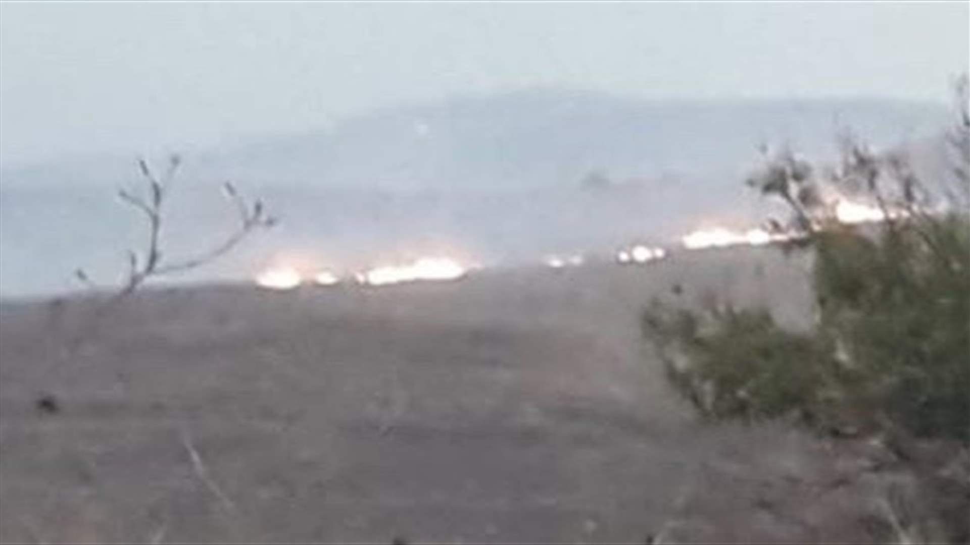 انفجار 3 الغام جراء الحريق في محلة غاصونة في خراج بلدة بليدا (صورة)