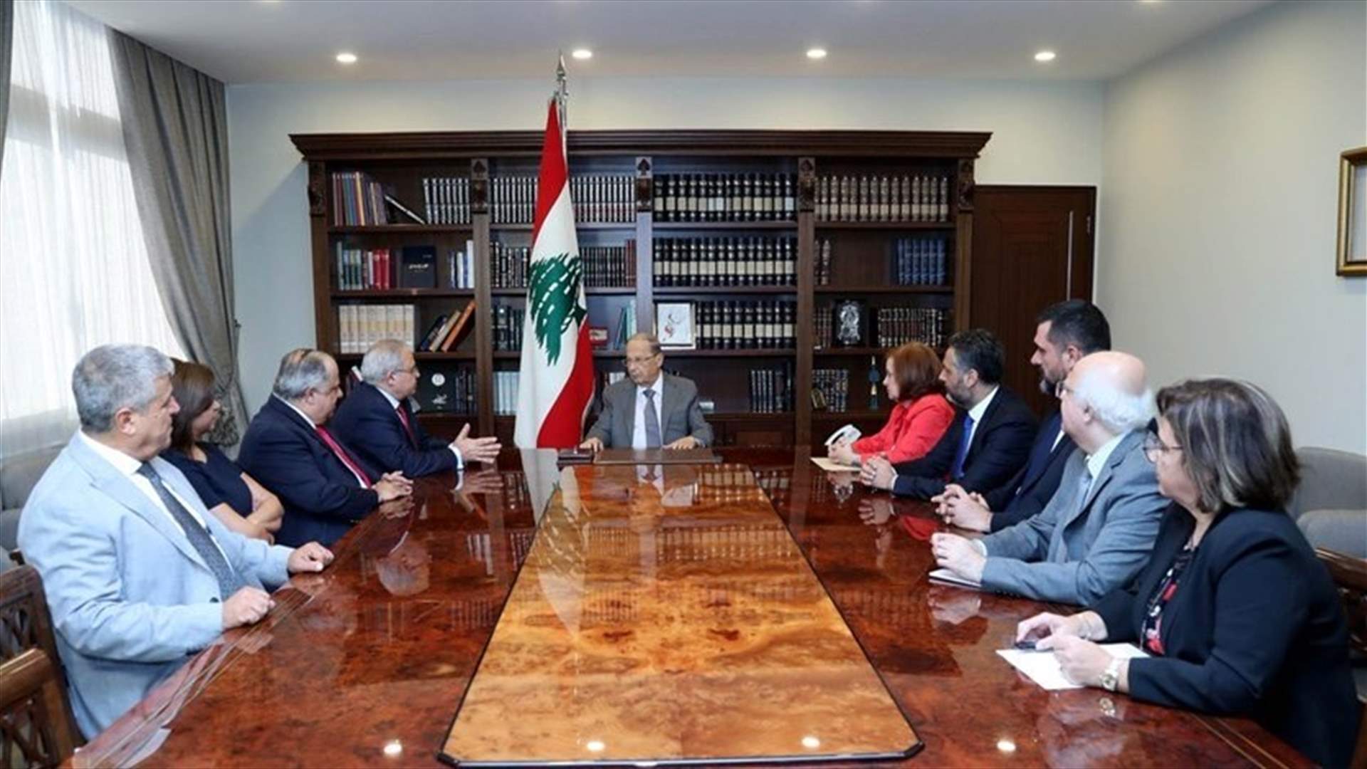 President Aoun discusses damages with delegation from Damour