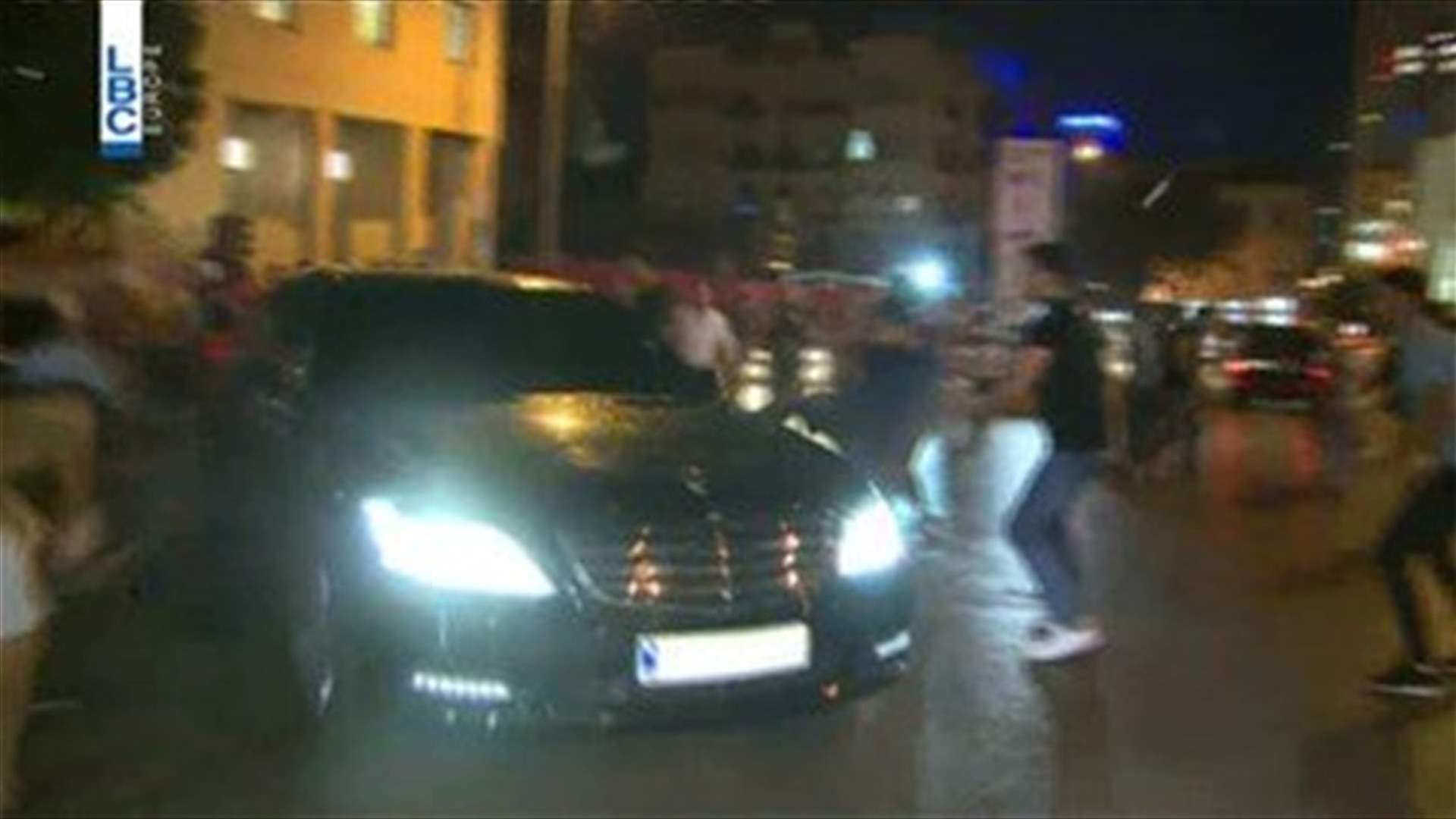 A convoy reportedly opens fire on protesters-[VIDEO]