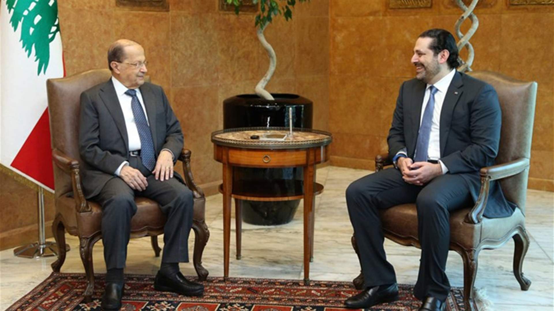 الرئيس عون يتصل بالرئيس الحريري وجلسة لمجلس الوزراء غدا في بعبدا