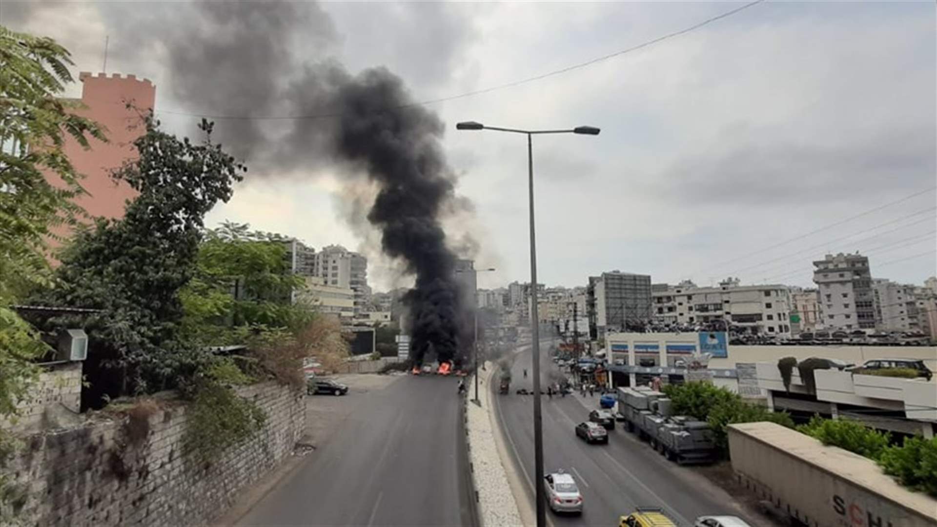 الوكالة الوطنية: اشكال بين مرافقي احد الوزراء والمتظاهرين في جونية