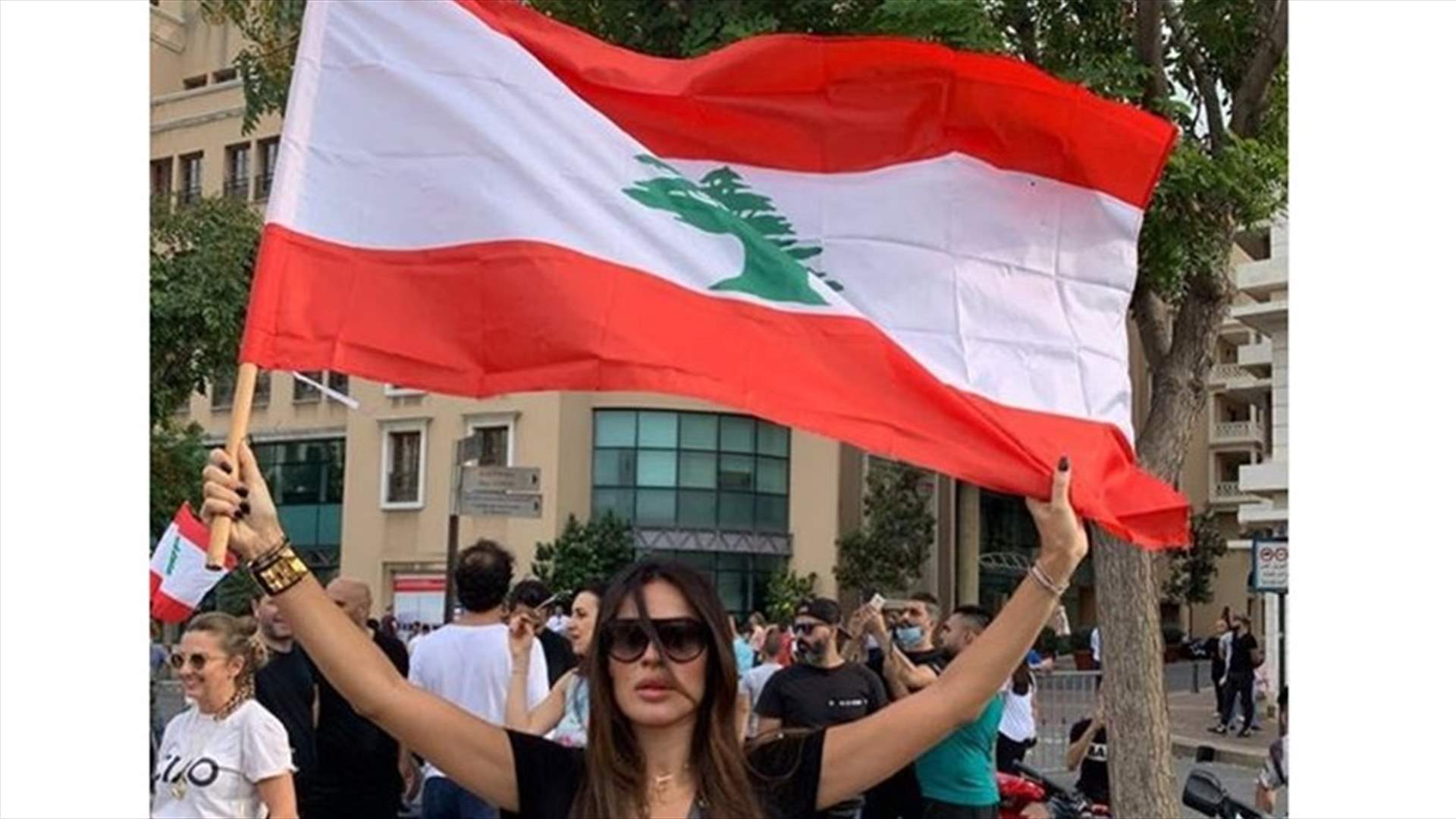 ناشطون لنادين نسيب نجيم: "ما تربّحينا جميلة".. وهي تردّ: "اولاد بلدي يراشقونني بحجارة" (فيديو)