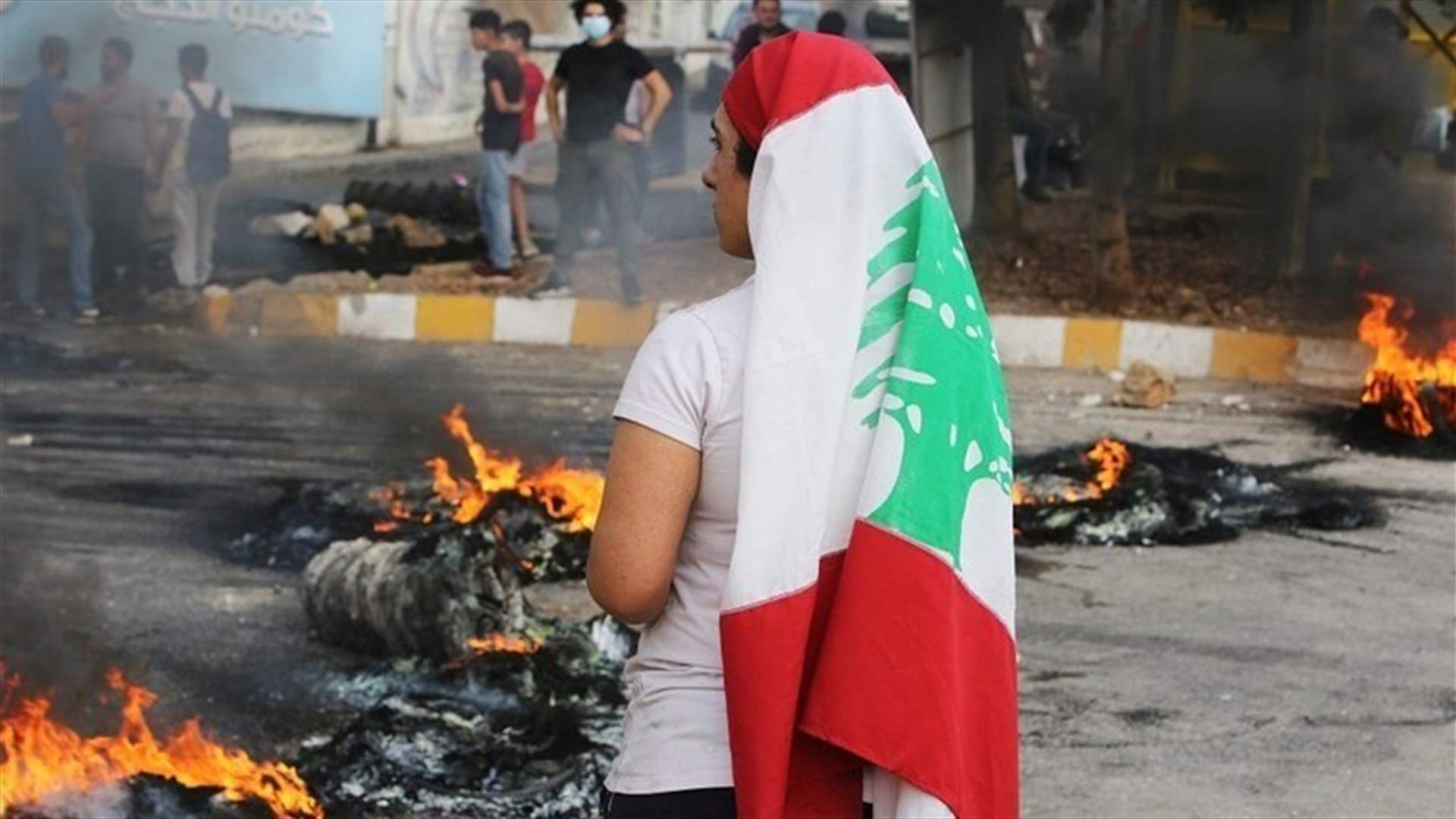 Protesters cut off Sin el-Fil highway again