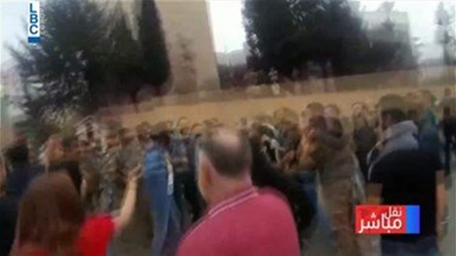 Scuffles erupt between demonstrators and PSP members in Aley-[VIDEO]