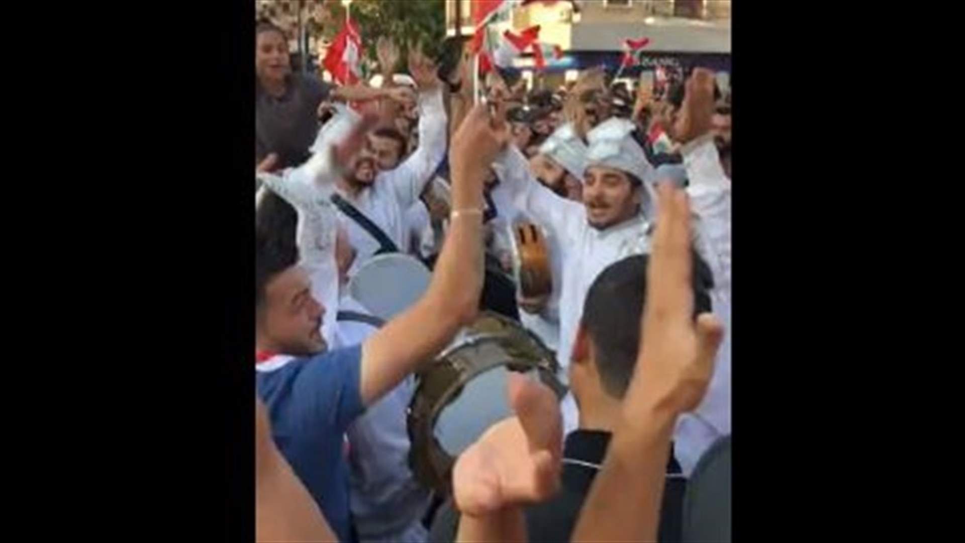 Zaffe band sings and dances with protesters in Tripoli-[VIDEO]