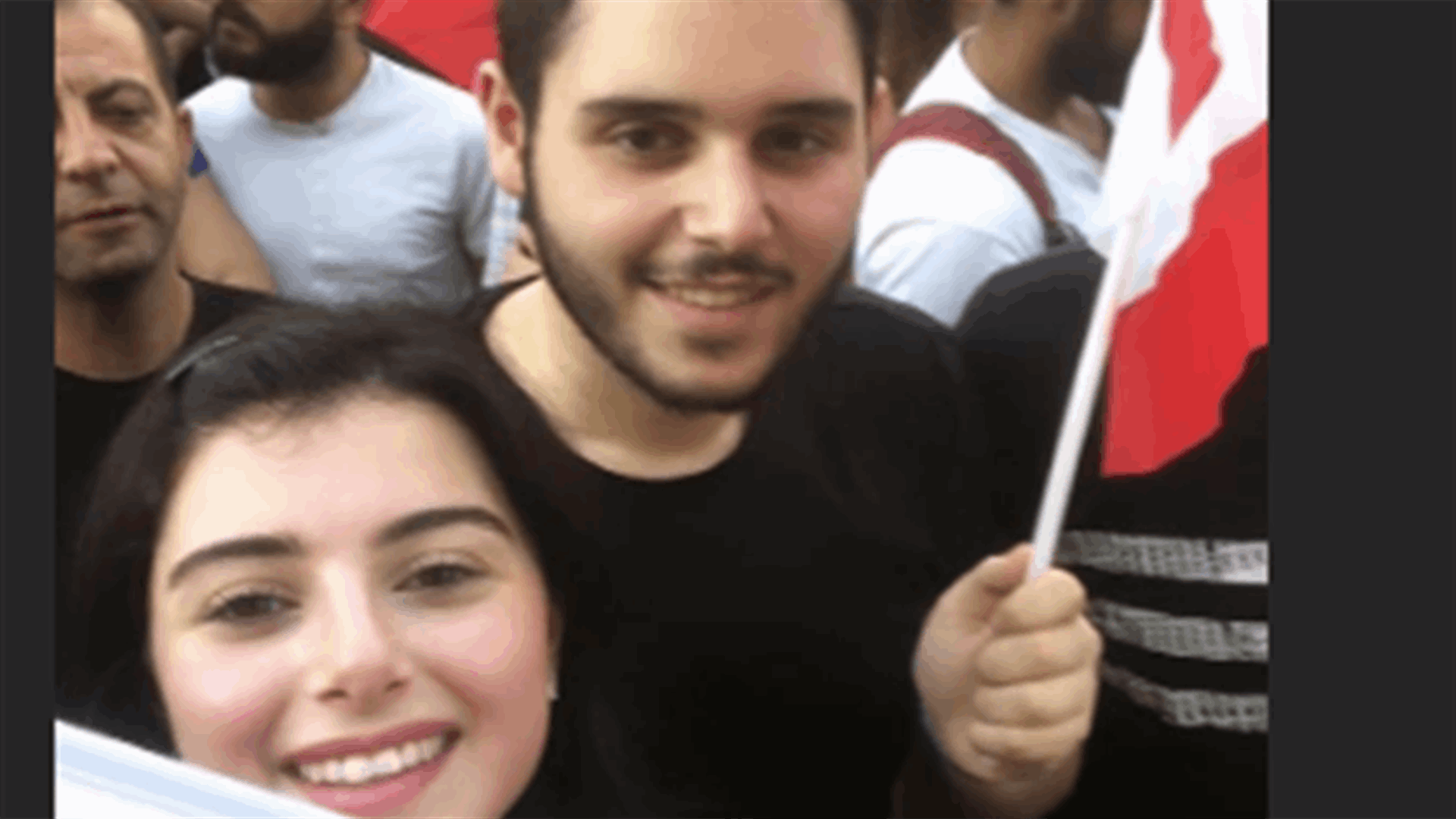 ماريتا والوليد الحلاني مع المحتجّين  وفي طليعة حلقة الدّبكة!