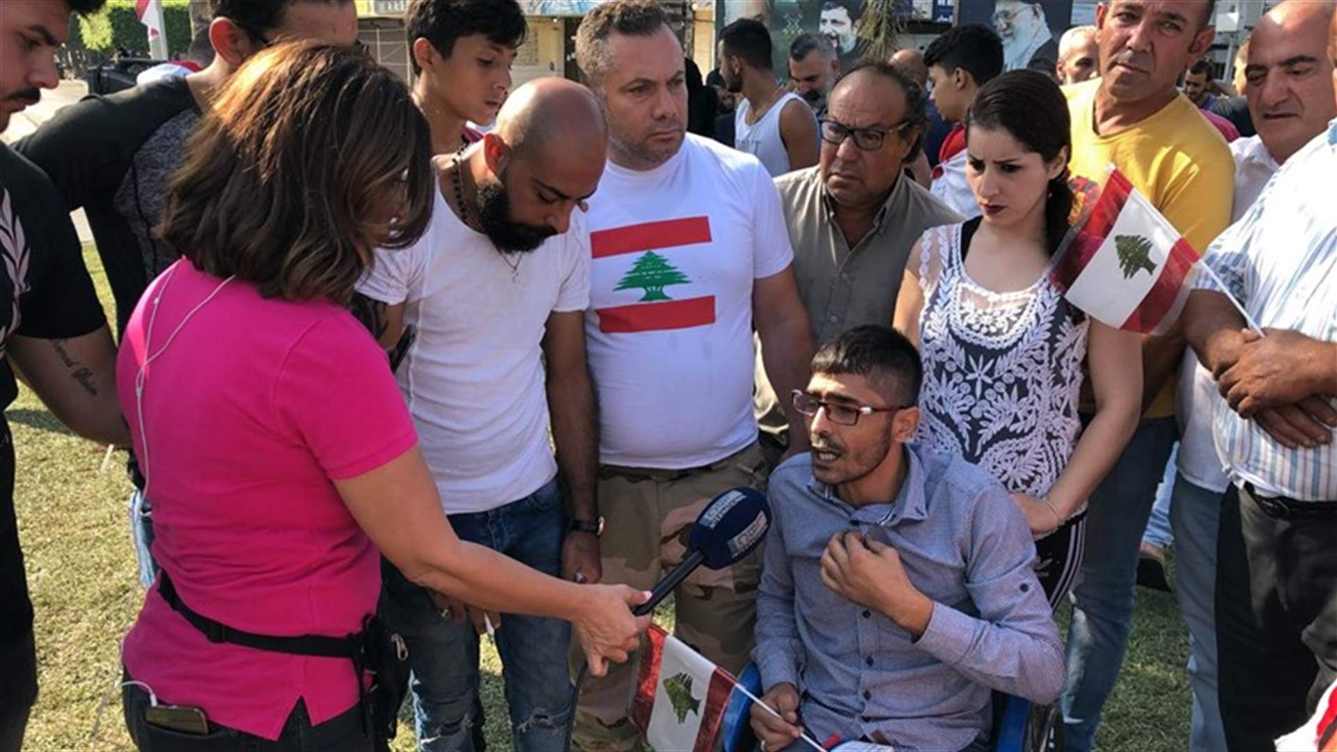 صرخة مواطن مقعد في صور: "الدولة ما عطيتني شي غير الجنسية" (فيديو)