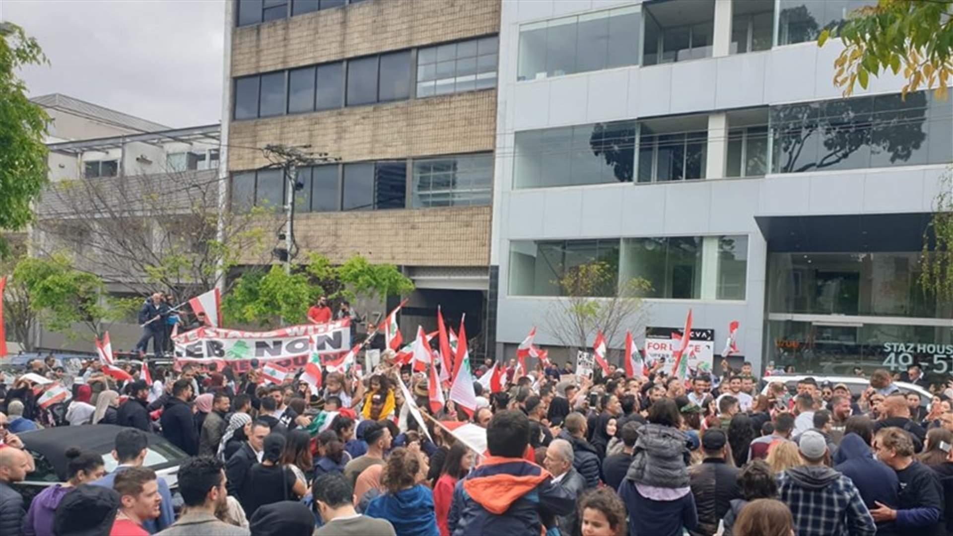 "ثورة الشعب" في ملبورن - استراليا... "الشعب يريد إسقاط النظام" (فيديو)