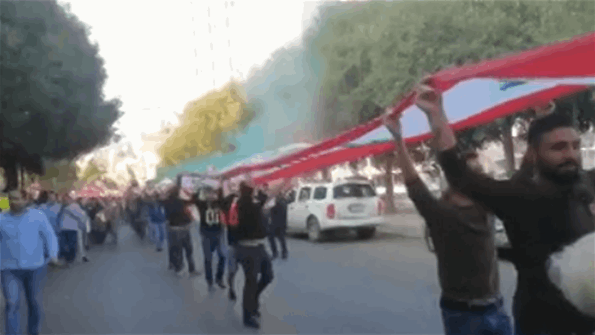 Festive atmosphere prevails over Zahle protests (Videos)