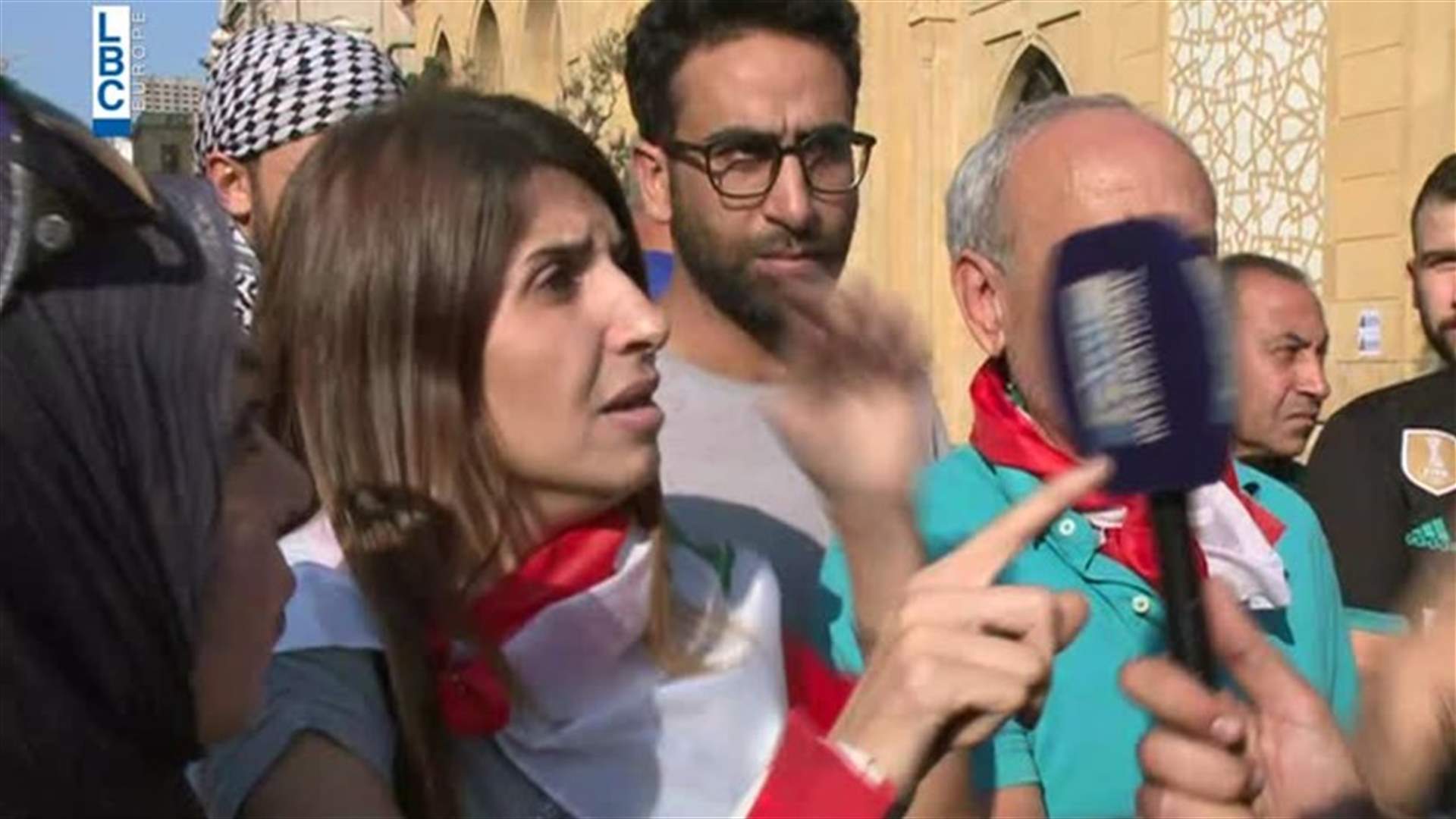 مواطنة في ساحة الشهداء الى الرئيس عون: "يا فخامة الرئيس سماع صوتنا" (فيديو)