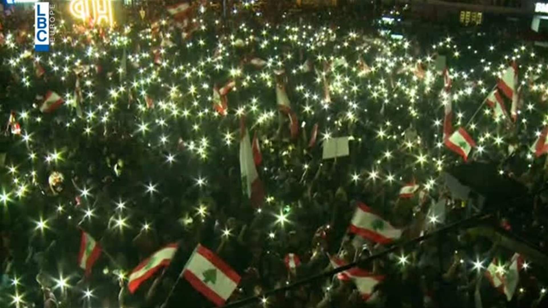 فيديو من قلب "الثورة"... ليلُ ساحة النور يُضيء سماء طرابلس