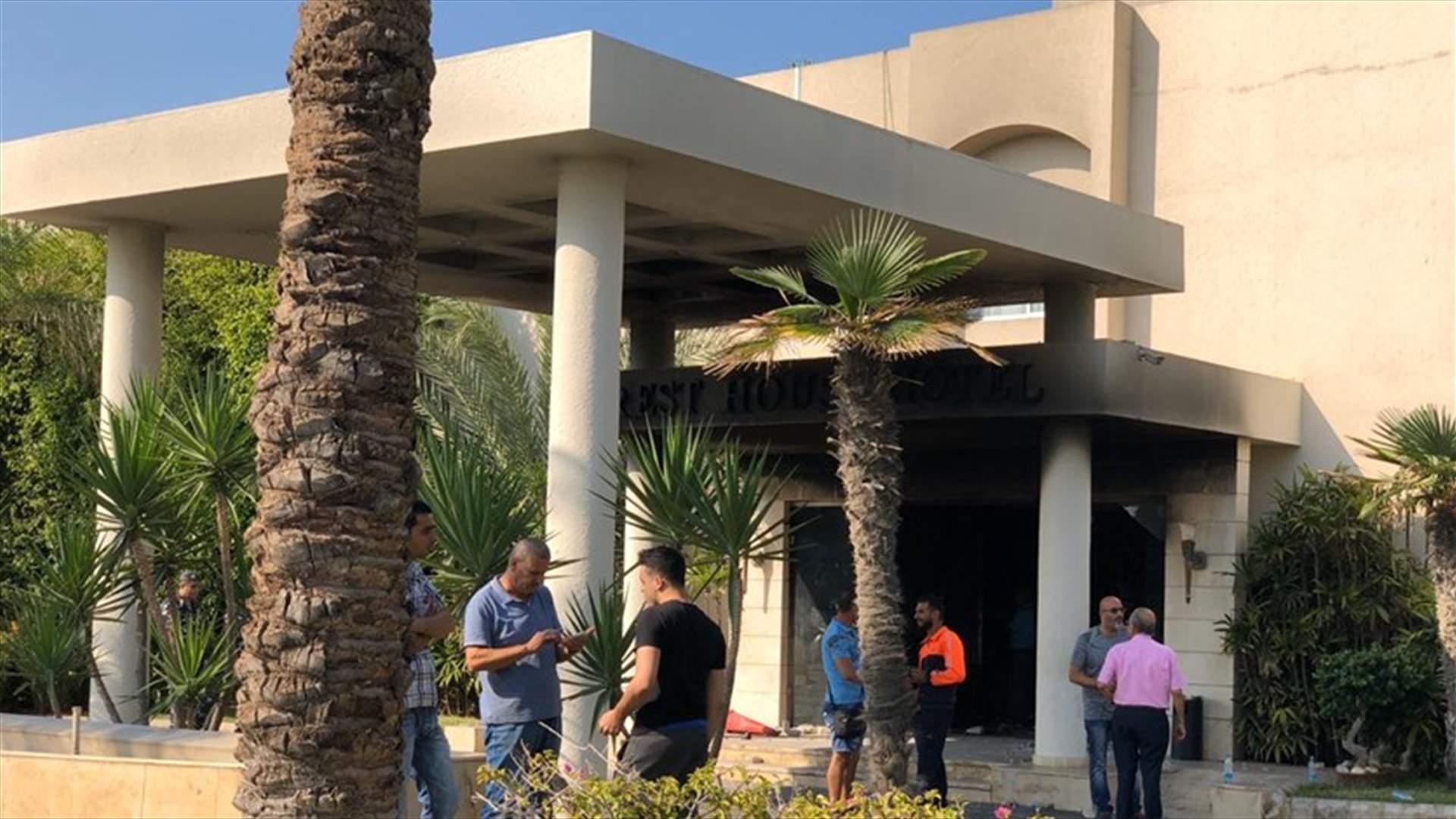 التعليق الأول لرئيس مجلس إدارة استراحة صور بعد إحراقها...