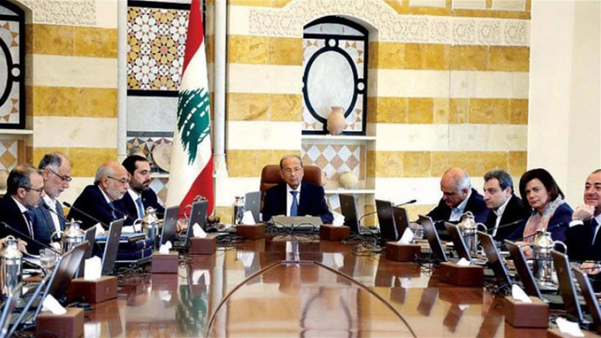 مصادر لـ"الأخبار": عون طرح استقالة 4 وزراء مسلمين بعد استقالة 4 وزراء مسيحيين لكن اقتراحه رُفض