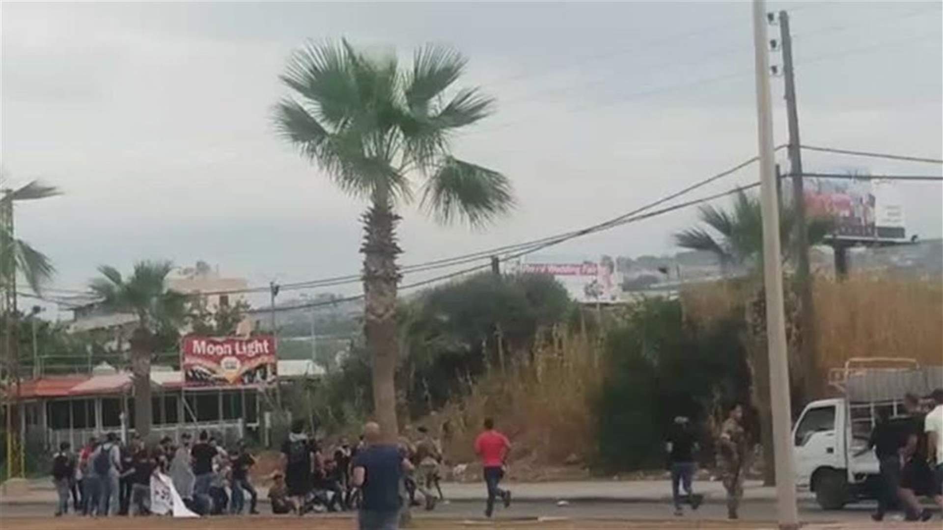 A dispute between protesters and army injures 6 in Sidon-[VIDEO]