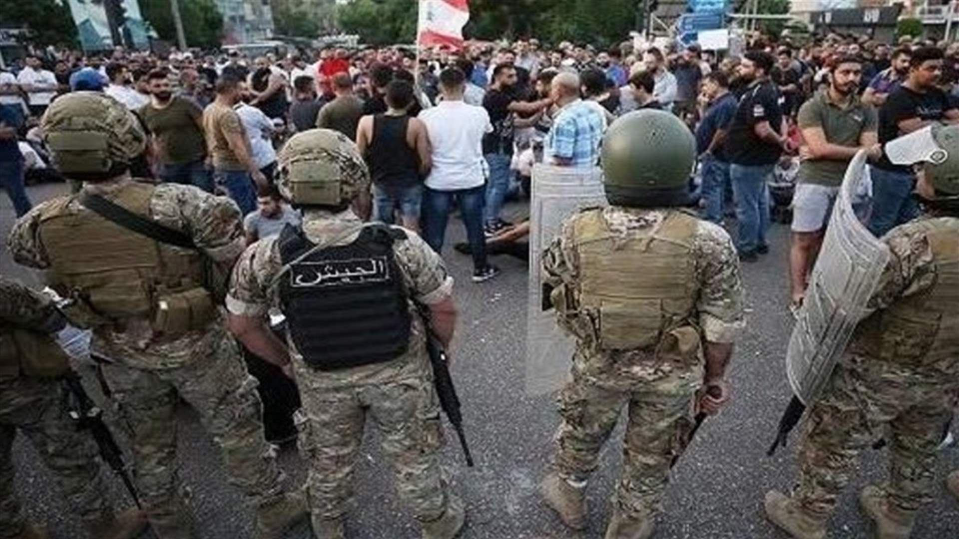 كيف علّق النجوم اللبنانيون على تدخّل الجيش لفتح الطرقات؟