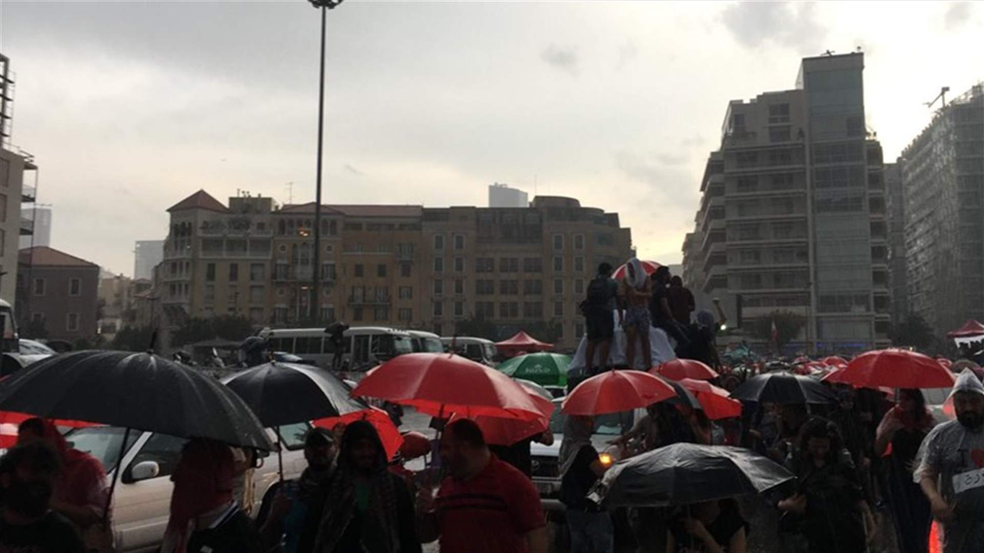 مسيرة من ساحة الشهداء إلى المرفأ