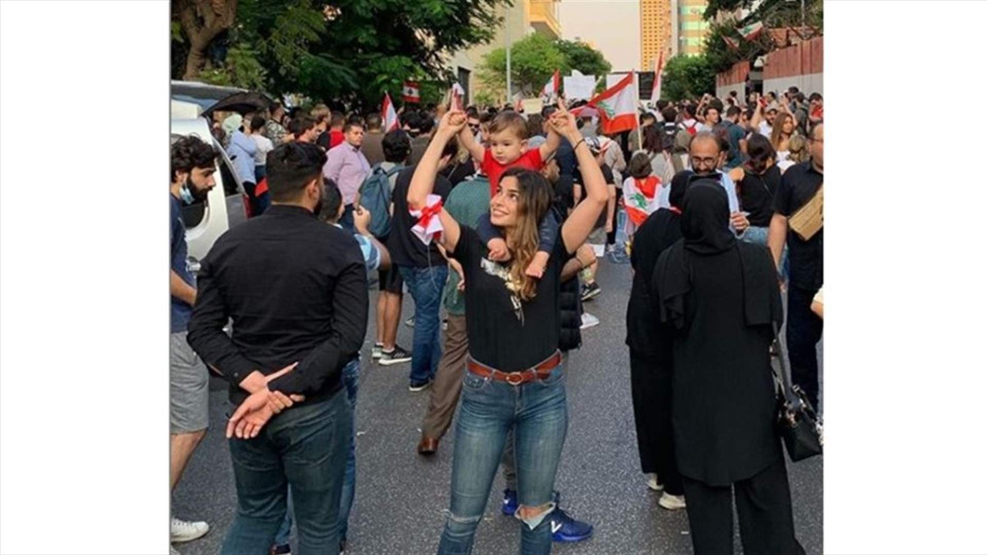 ريتا حايك تدعم الصليب الأحمر... "سهرانين علينا" (صورة)