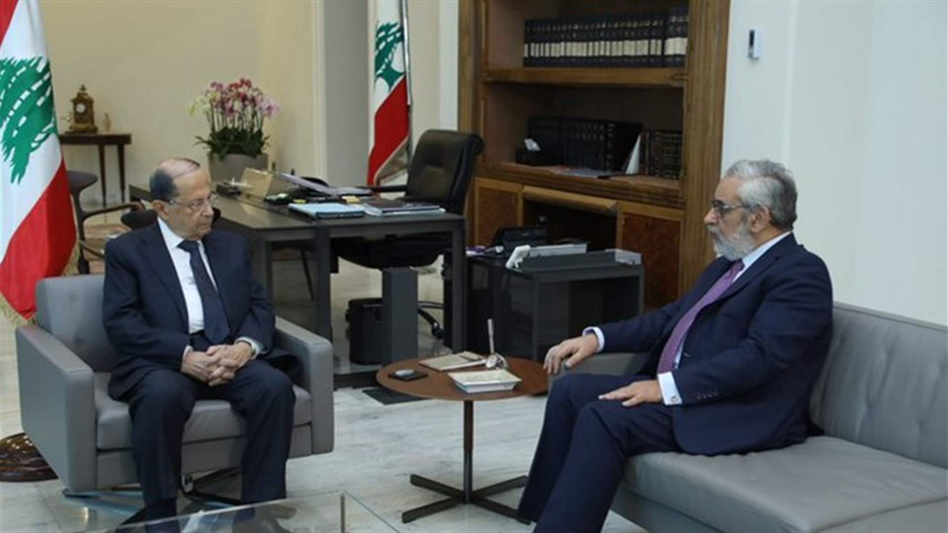 الرئيس عون استقبل الامين العام لحزب الطاشناق النائب هاغوب بقرادونيان واجرى معه جولة افق تناولت مواضيع الساعة وموقف رئيس حزب الطاشناق منها