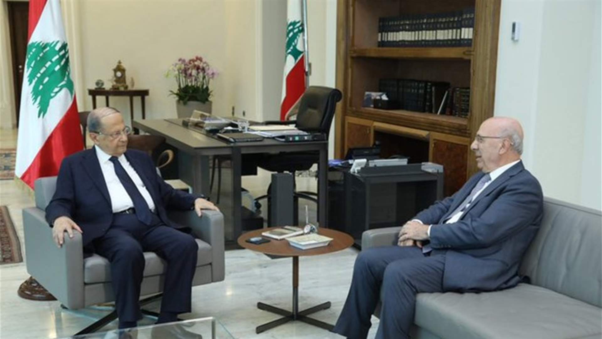 الرئيس عون التقى الوزير السابق شكيب قرطباوي وعرض معه التطورات الراهنة