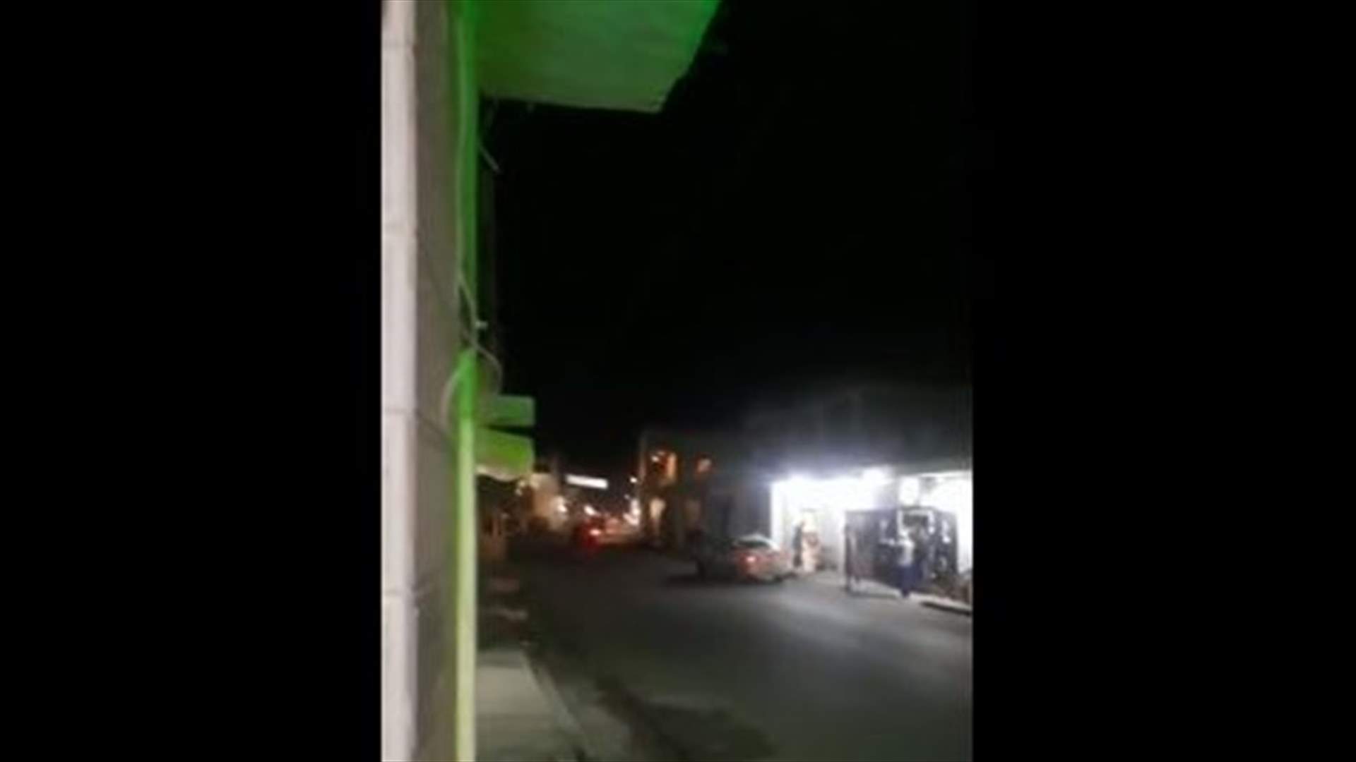 فيديو جديد للاشتباك في الفاكهة بين متظاهرين ومناصرين لحزب الله...
